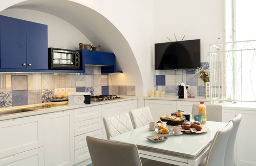 Maiori House | LEVANTE - AMAZING TERRACE/SEA VIEW - APARTMENT UP TO 7 GUESTS IN THE CENTER