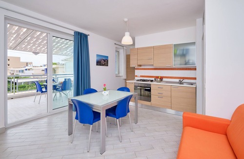 Marina di Ragusa House | Levante, Holiday Home 100 metres from the sandy beach and near the centre