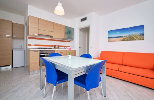Marina di Ragusa House | Levante, Holiday Home 100 metres from the sandy beach and near the centre
