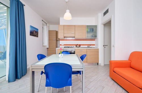 Marina di Ragusa House | Levante, Holiday Home 100 metres from the sandy beach and near the centre