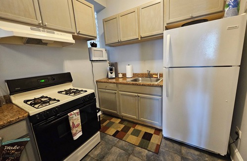 Grand Boulevard Apartment | Lg Studio Apt. No cleaning fee. Obama Center 10 mins.