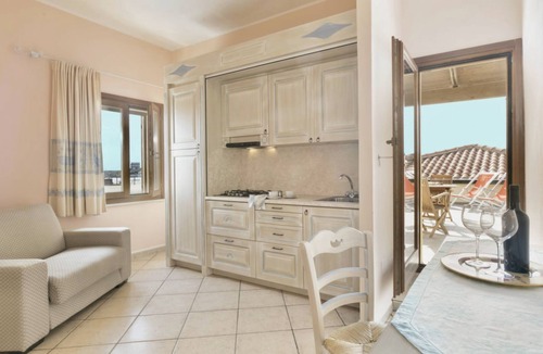 Bosa Marina Apartment | Lido Chelo Suite 3 beds sea view