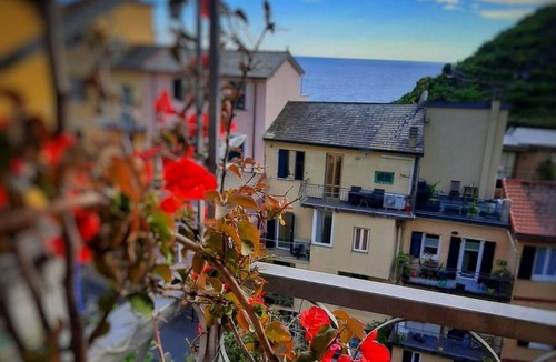 Manarola Apartment | Liersena Sea View Mini Villa with AC