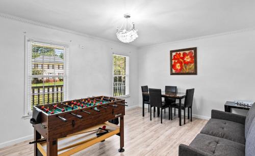 Lilburn House | Lilburn Gateway with Game Loft, Fire Pit, Stone Mountain