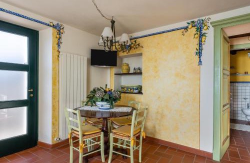 Molazzana House | Limoni