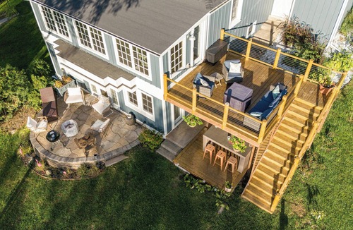 Gowen House | Lincoln Lake Getaway – Perfect Lakeside Stay