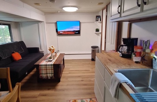 Columbia House | Little Rascal (tiny home) near Green River Lake, Little Rascal (tiny home) near Green River Lake