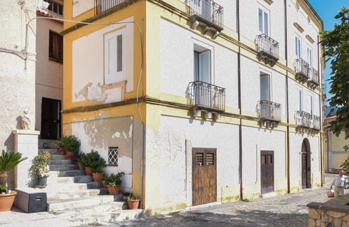 Amantea Apartment | Live in style in this beautiful vacation apartment with sea view in Amantea.