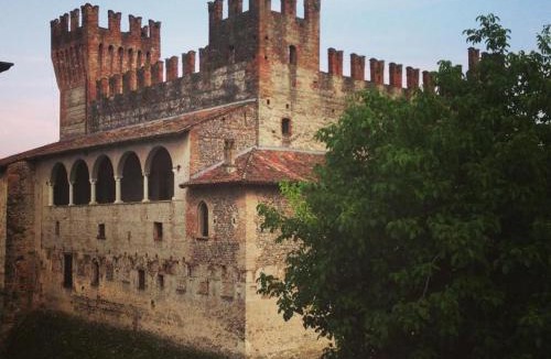 Cavernago House | Locanda Dei Nobili Viaggiatori