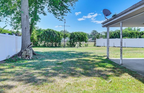 South Valley Stream House | Long Island Duplex By Airport & Train