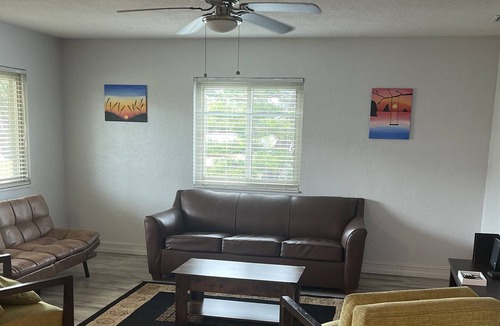 Seabreeze Historic District Condo | Lovely 2bed/2bath condo second-floor minutes from the beach