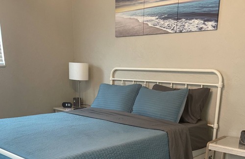 Seabreeze Historic District Condo | Lovely 2bed/2bath condo second-floor minutes from the beach