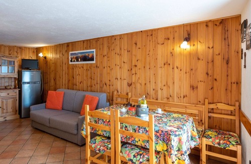 Sarre Apartment | Lovely apartment for 6 guests with TV and balcony, close to Aosta