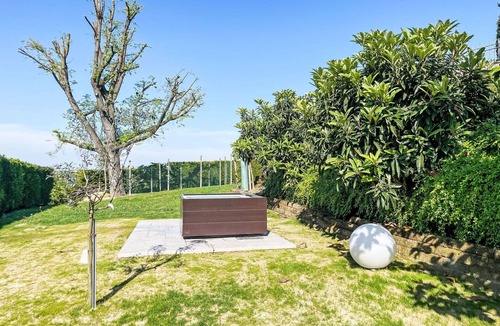 Portacomaro Apartment | Lovely apartment for 6 people with WIFI, A/C, pool, TV, terrace, pets allowed and panoramic view