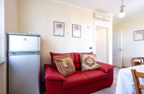 Vinchio Apartment | Lovely apartment for 2 guests with A/C, pool, WIFI, terrace, pets allowed and panoramic view
