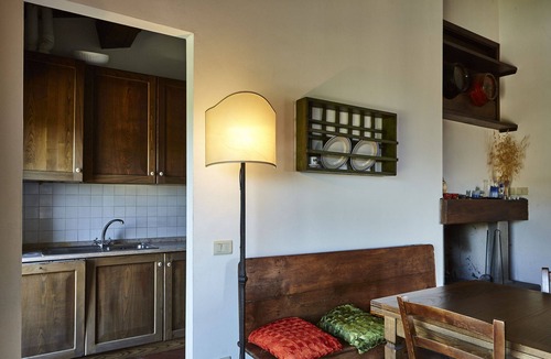 Capolona Apartment | Lovely apartment for 5 guests with WIFI, pool, TV, pets allowed and panoramic view, close to Are.