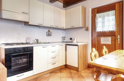 Macugnaga Apartment | Lovely apartment for 5 people with TV, balcony, pets allowed and panoramic view