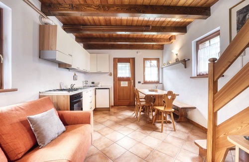 Macugnaga Apartment | Lovely apartment for 5 people with TV, balcony, pets allowed and panoramic view