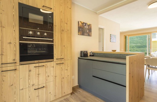 Bianzone House | Lovely apartment in villa for 8 people with WIFI, A/C, TV, terrace and pets allowed