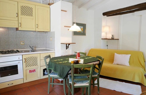 Montieri House | Lovely apartment in villa for 4 guests with pool, terrace and pets allowed