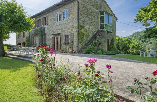Rufina Villa | Lovely apartment in villa for 4 guests with WIFI, pool, terrace and pets allowed