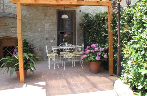 Gambassi Terme Apartment | LOVELY APERTMENT CLOSE TO FLORENCE. POOL, WI-FI 24H, WINE TASTING