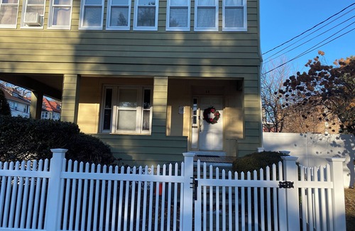 South Side Apartment | Lovely spacious 2-bedroom apartment with AC in Mount Vernon