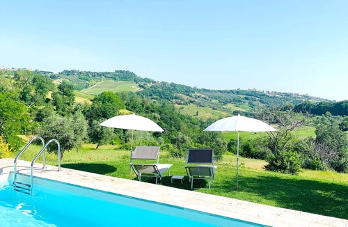 Cupramontana Apartment | Lovingly restored country estate in a wonderful secluded location