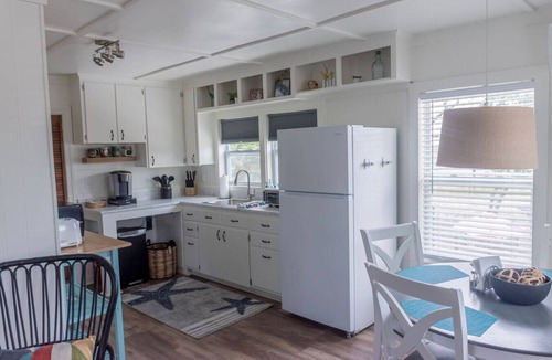 Morehead City Condo | Low Tide Loft | Private Loft Above Beaufort`s Best Cafe · Dog Friendly