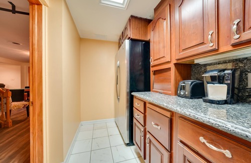 Coraopolis House | Lower-Level Pittsburgh Retreat: Hot Tub + Grill!