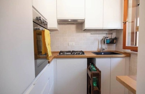 Santa Palomba Apartment | LucyElegance Apartment Pomezia [Wi-Fi Free].