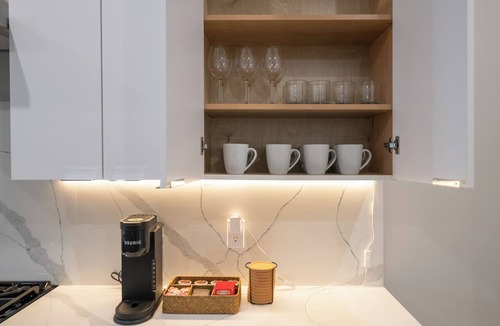 Jersey City House | LUX 3BR 2Bath Gem with FREE Parking & Private Rooftop Minutes to NYC!