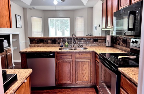 Normal House | Lux Ridge Retreat-Master Suite-Fast Wifi-Campfires