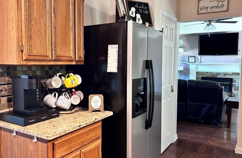 Normal House | Lux Ridge Retreat-Master Suite-Fast Wifi-Campfires