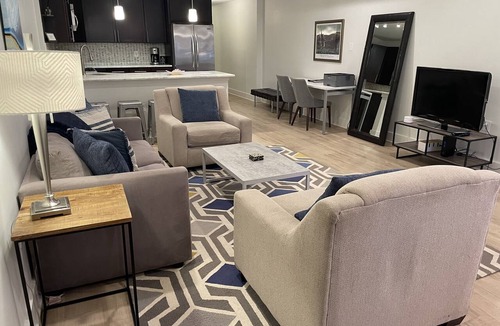 Columbia Heights Apartment | Luxe 2BD/2BA Townhouse in Hip Area - Near Metro