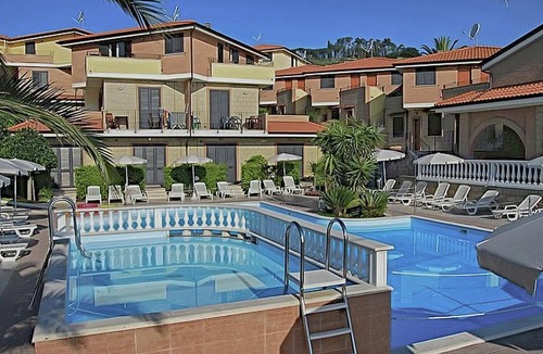 Tortoreto House | Luxurious Holiday Home in Tortoreto with Pool