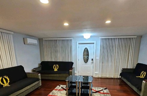 Gerritsen Beach House | Luxurious House For Your Stay
