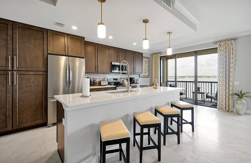 Montverde Condo | Luxury 2 Bed 3 Bath Lakeview Condo with Beautiful Sunrise Views