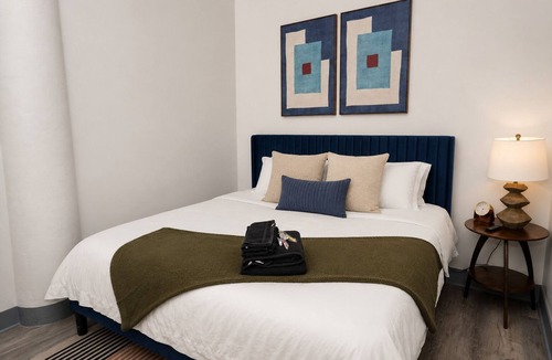 Near South Side Hotel | Luxury 6BR/3BA Group Stay in McCormick, Sleeps 12