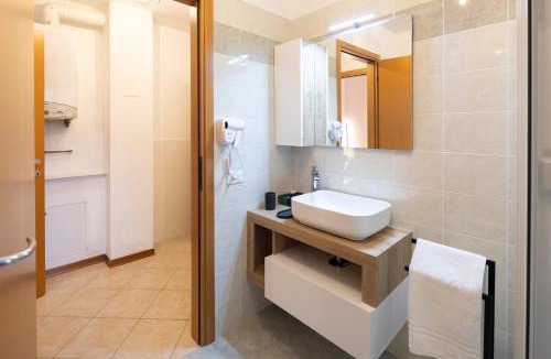 Monfalcone Apartment | - Luxury Apartment With Garden -