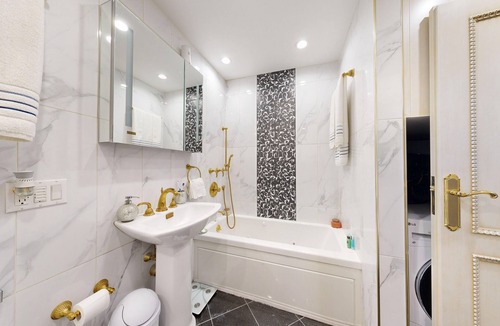 Brighton Beach Apartment | Luxury Beachside Stay In Coney Island 30 Min Subway Ride Into Times Square