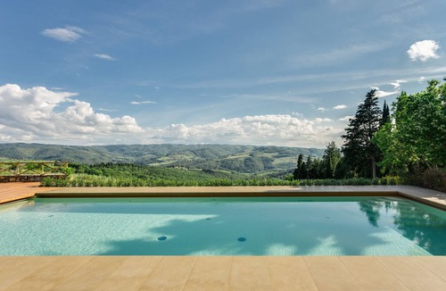 Panzano in Chianti Apartment | Luxury Chianti For Four in Panzano Chianti