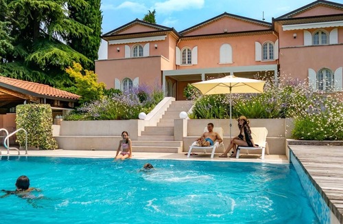 Montioni Villa | Luxury & Chic Rental Villa Lake Garda Lazise. Lake view and swimming pool
