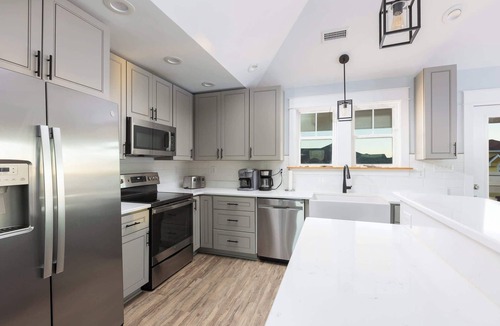 Ocean Sands House | Luxury Corolla Home, 3 Mins to Beach & Lake Views!