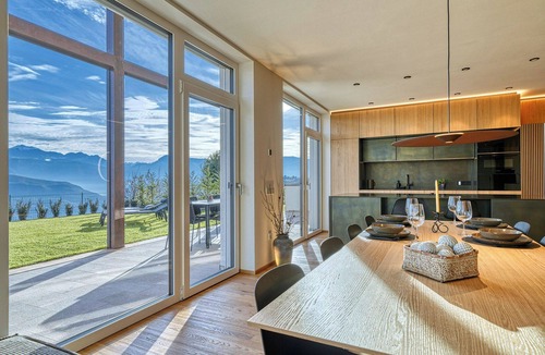 Caldaro Sulla Strada del Vino House | Luxury House with Panoramic View, Hot Tub & Private Parking