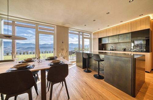 Caldaro Sulla Strada del Vino House | Luxury House with Panoramic View, Hot Tub & Private Parking