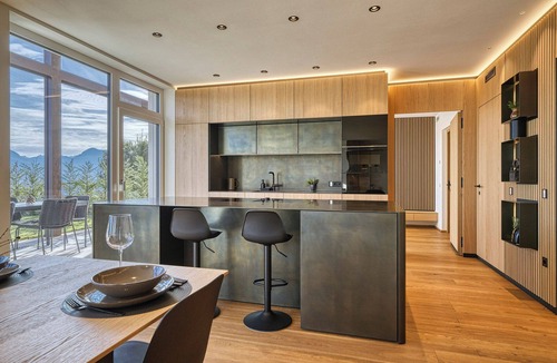 Caldaro Sulla Strada del Vino House | Luxury House with Panoramic View, Hot Tub & Private Parking