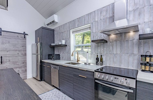 Decatur House | Luxury modern with breathtaking sunset views!