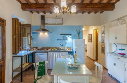 Monte San Martino Villa | Luxury Stay with Garden
