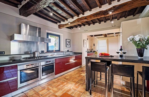 Gaiole in Chianti Villa | Luxury Tuscany Hillside Villa With Heated Pool Close to Chianti Towns and Siena